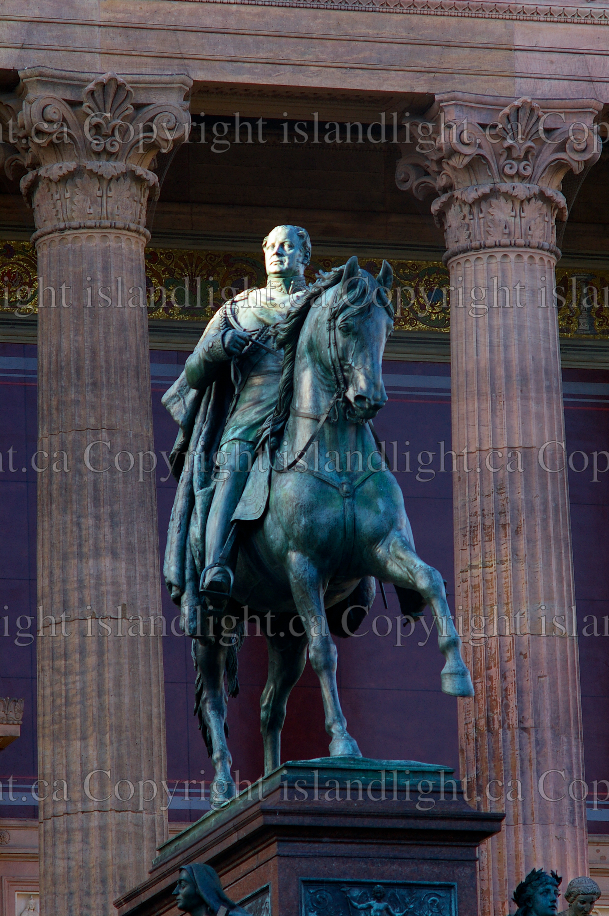 Statue stockphoto from Berlin , Germany - Island Light Photography