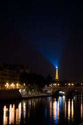 Eiffel Tower Light -   photo